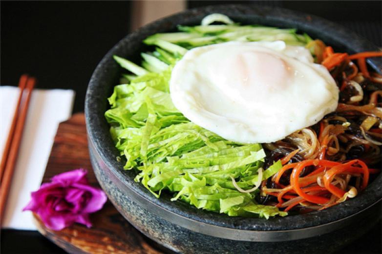 思咪達(dá)石鍋拌飯