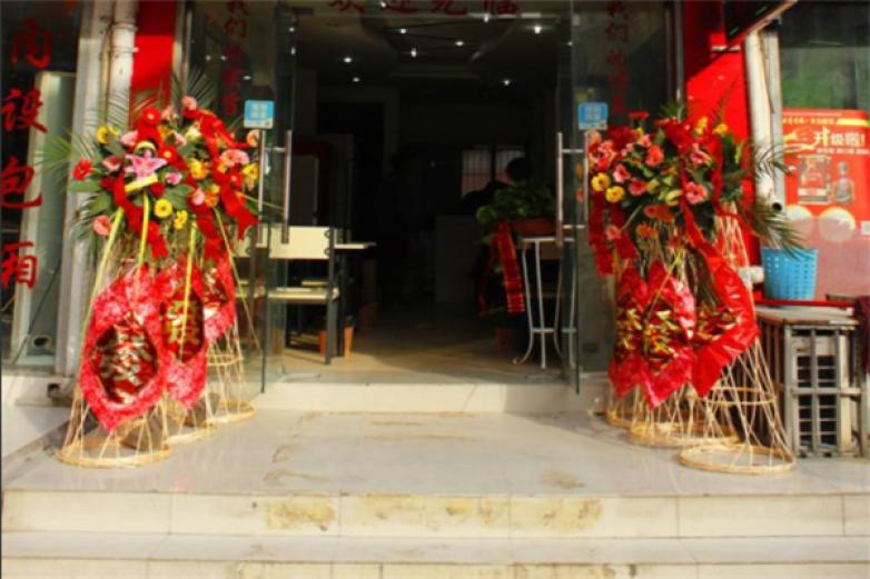 譚發(fā)鴻黃燜雞