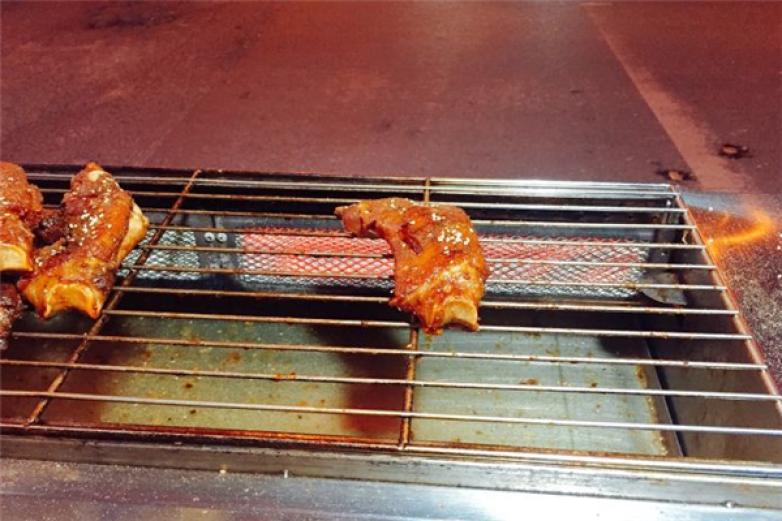 盤(pán)古烤豬蹄