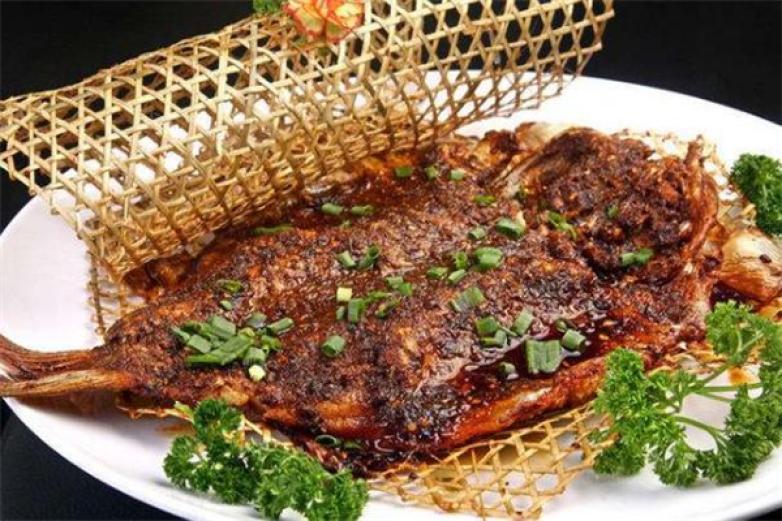 半天妖炭火烤魚