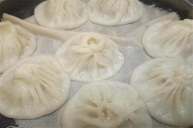 百面?zhèn)髌?/></p><p>百面?zhèn)髌媸浅缟鞋F(xiàn)代化生活方式、追求美味健康、有品位涵養(yǎng)、熱愛生活的時尚人群選擇</p><p><p>百面?zhèn)髌婷媸晨偛繐碛薪M織合理、職能清晰、科學(xué)的經(jīng)營管理組織，使各連鎖店能運(yùn)轉(zhuǎn)</p></p><p><img src=