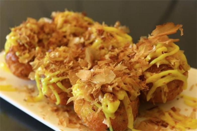 ?？蛠硇〕?/></p><p>所有?？蛠硇〕援a(chǎn)品都使用新鮮、綠色成分</p><p>從采購到生產(chǎn)加工再到銷售，每一個環(huán)節(jié)都經(jīng)過專業(yè)人員的嚴(yán)格審核和檢查，不允許改進/增加，不合格品流出</p><p>各種新鮮蔬菜、水果，以及各種海鮮，使食物富含營養(yǎng)和維生素，極大地滿足了現(xiàn)代消費者對健康營養(yǎng)飲食的需求，也讓消費者有了更好的就餐體驗</p><p>為了讓消費者吃到正宗的小吃，福客來小吃公司聚集了許多國內(nèi)外知名的烹飪和餐飲專業(yè)人士</p><p>憑借多年在餐飲行業(yè)的經(jīng)驗和實踐，?？蛠硇〕圆粩嚅_發(fā)各種新產(chǎn)品，追求創(chuàng)立和改進，使更適合大眾口味和滿意度滿足消費者的需求，同時也受到廣大消費者的喜愛和信賴，并在餐飲市場擁有合格的口碑和較高的品牌知名度</p><p></p>
                </div>
                <div   id=