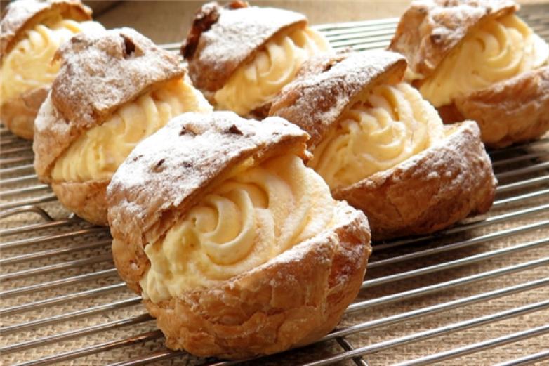 圣瑪?shù)案?/></p><p>圣瑪?shù)案馄放撇挥谜f(shuō)大家都知道它的影響力，真的是深入人心，深得消費(fèi)者喜愛(ài)，無(wú)論是產(chǎn)品質(zhì)量還是服務(wù)，都在行業(yè)中處于優(yōu)先地位，讓無(wú)數(shù)消費(fèi)者為之傾倒</p><p>是當(dāng)下眾多的加盟商們都爭(zhēng)相想要加盟的好品牌，對(duì)于想要獲得豐厚收利的您來(lái)說(shuō)，是一個(gè)非常不錯(cuò)的選擇喲!有興趣加盟的親們，趕緊來(lái)了解一下詳細(xì)的加盟費(fèi)用資料吧！做好萬(wàn)全準(zhǔn)備，才能夠讓創(chuàng)業(yè)之路走的更加順暢！圣瑪?shù)案馄放苾?yōu)質(zhì)生意紅火！您還在等什么呢？趕快一起來(lái)加盟吧！</p>
                </div>
                <div   id=