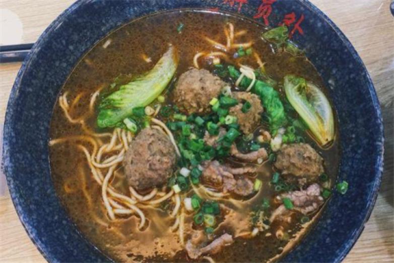 胖員外紅油牛肉面