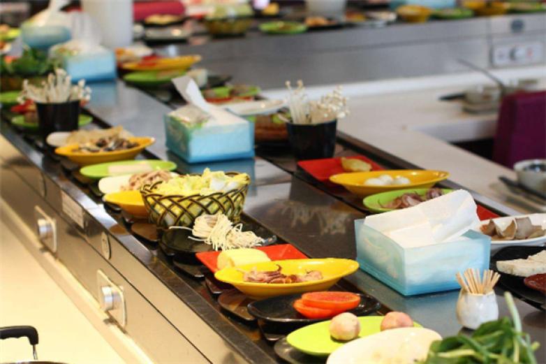 渝簽來了旋轉(zhuǎn)小火鍋