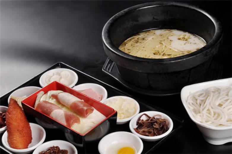 巧夫人云南過橋米線