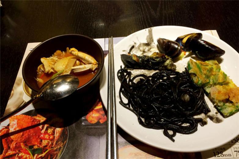 阿里棒墨魚汁飯卷