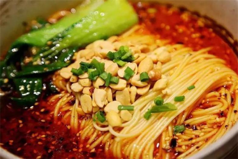 加紅加青重慶小面