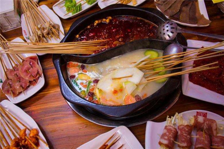 朱七七砂鍋串串香