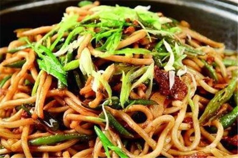 味道額吉鐵鍋燜面