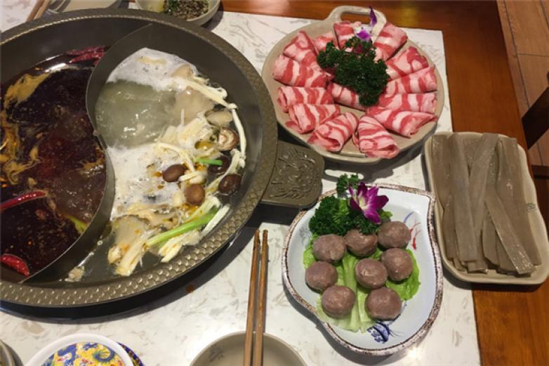 港九碼頭重慶老火鍋