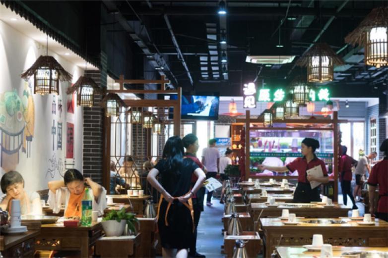 江胖子豬彎彎火鍋