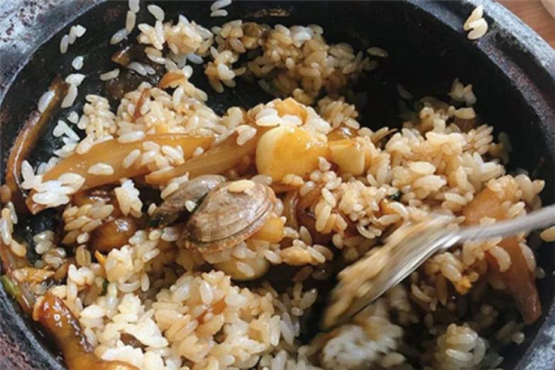 蛙魚姬沸騰石鍋飯