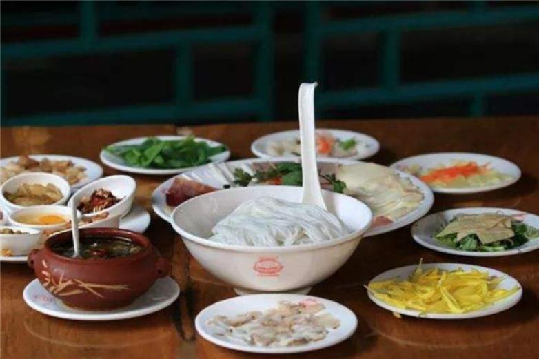 阿超過(guò)橋米線(xiàn)