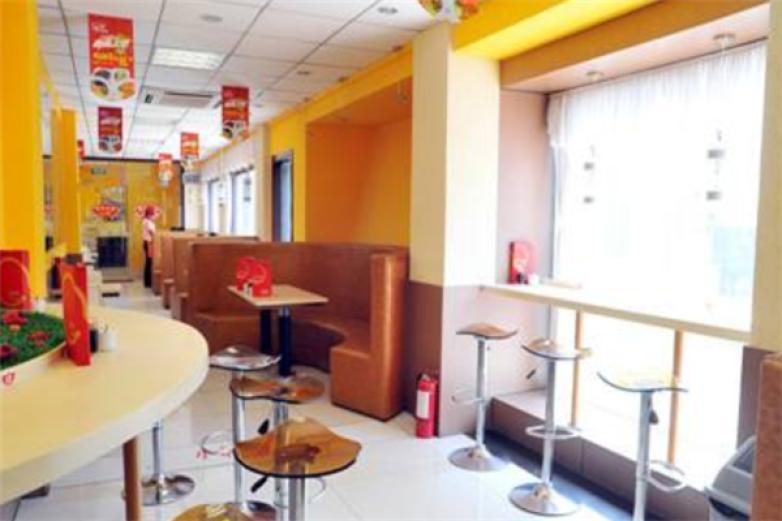 溢品源黃燜雞米飯