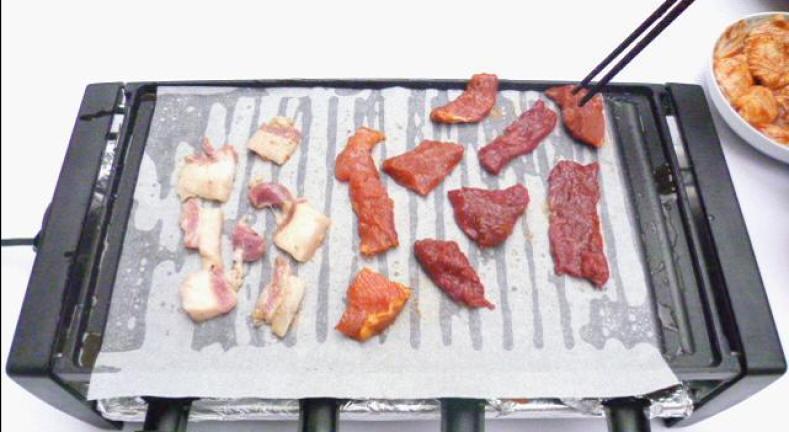 金真子紙上烤肉