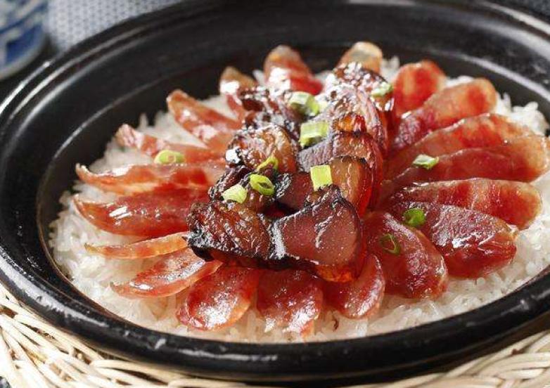 萬家煲新派煲仔飯