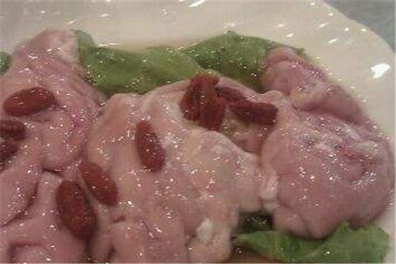 一哥肥?；疱?/></p><p>一哥肥牛海鮮酒家火鍋使用十年制造煲料湯底和核心泡料，以精制的各部位肥牛為主，讓全世界食客在舌尖盡品人生十色五味，再輔以肥羊、爽口涼鹵、工藝刺身、深海魚品、山珍菌菇、綠色時(shí)蔬、精美小吃和精致丸滑等養(yǎng)生美食，營養(yǎng)更豐富，更易于吸收</p><p>一哥肥牛海鮮酒家火鍋深知，客戶的口味是不斷變化的，對于肥牛的要求也不同，總有吃厭的那一天，所以一哥肥牛海鮮酒家火鍋的研發(fā)團(tuán)隊(duì)，會定期研制出新的品種，讓消費(fèi)者大飽口福</p><p>一哥肥牛海鮮酒家火鍋緊隨美食流行潮流，不斷研發(fā)新品，保持新鮮度，讓人常吃常新</p><p>我們采用平價(jià)策劃，屬地采購，工廠批量生產(chǎn)，無縫連接配送，價(jià)格實(shí)惠，品質(zhì)合格、平價(jià)格，深受歡迎</p><p>一哥肥牛海鮮酒家火鍋所有食材均屬地規(guī)模化新鮮采購，配送無死角，從“海面”到“餐桌”，超短供應(yīng)時(shí)間，原料一律新鮮</p><p>一哥肥牛海鮮酒家火鍋根據(jù)消費(fèi)者的喜愛的品味，進(jìn)行了一系列的改變和出新，推出了各類肥牛、生蠔、蟶子等休閑海鮮小吃，滿足時(shí)尚人群各類吃法，美味一律多</p><p>一哥肥牛海鮮酒家火鍋順應(yīng)餐飲業(yè)加盟經(jīng)營發(fā)展的趨勢，符合現(xiàn)代人健康飲食的標(biāo)準(zhǔn)，有充分的自身實(shí)力優(yōu)勢和適宜激烈市場竟?fàn)幹邪l(fā)展的條件</p><p>近年來，流行吃肥牛，吃肥牛幾乎成了一種時(shí)尚</p><p>選擇我們，加盟一哥肥牛海鮮酒家火鍋，將為您的事業(yè)抒寫更輝煌燦爛的一面!</p>
                </div>
                <div   id=