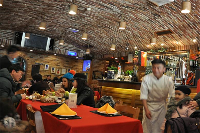 申德勒加油站西餐廳