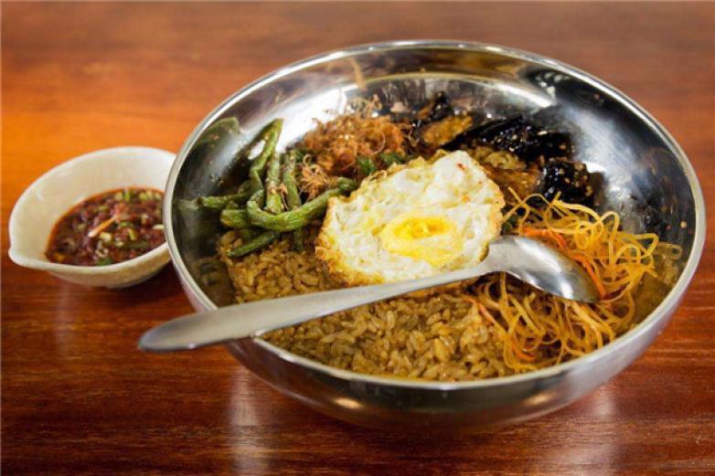 驢小貓?zhí)厣杳?/></p><p>餐飲美食一直以來都是備受創(chuàng)業(yè)者矚目的行業(yè)，想要在餐飲美食行業(yè)分一杯羹，必須要選擇一個發(fā)展成熟的加盟品牌，驢小貓拌面則是不錯的選擇</p><p><p>驢小貓拌面所經(jīng)營的產(chǎn)品有拌面等，驢小貓拌面以健康、美味、新奇等特色風靡整個餐飲市場，成為超人氣美食，吸引廣大創(chuàng)業(yè)者的熱情關注</p></p><p><img src=