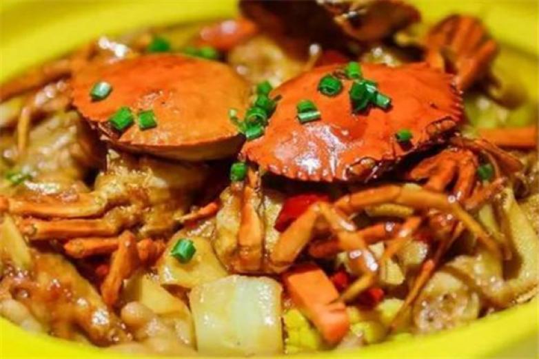 蒸上皇壹只蟹蟹煲飯