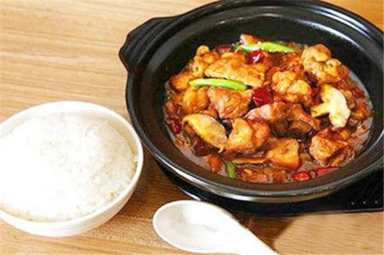 曹軒閣黃燜雞米飯