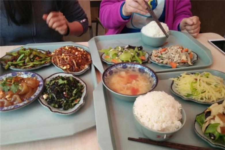 宜來(lái)客中式快餐