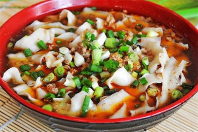 鐵蛋雞湯刀削面