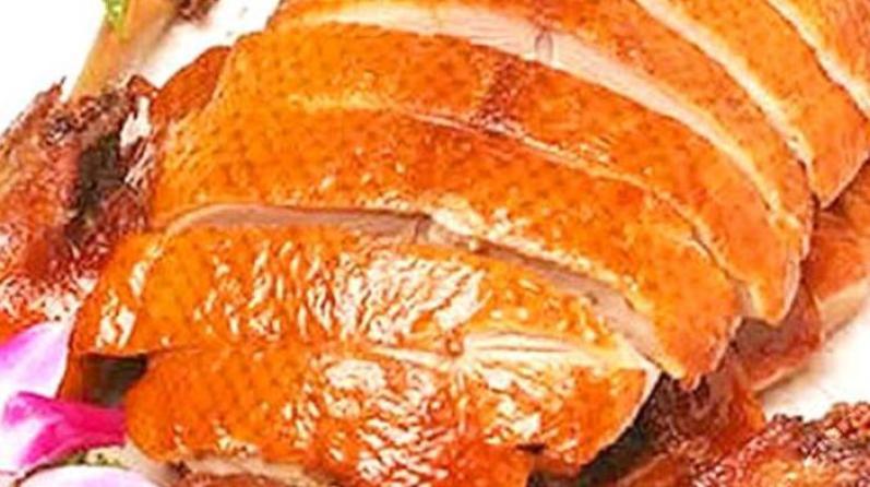 農(nóng)場(chǎng)農(nóng)夫烤雞