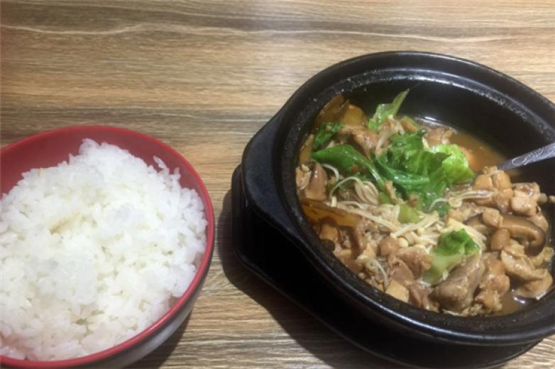 美味居黃燜雞米飯