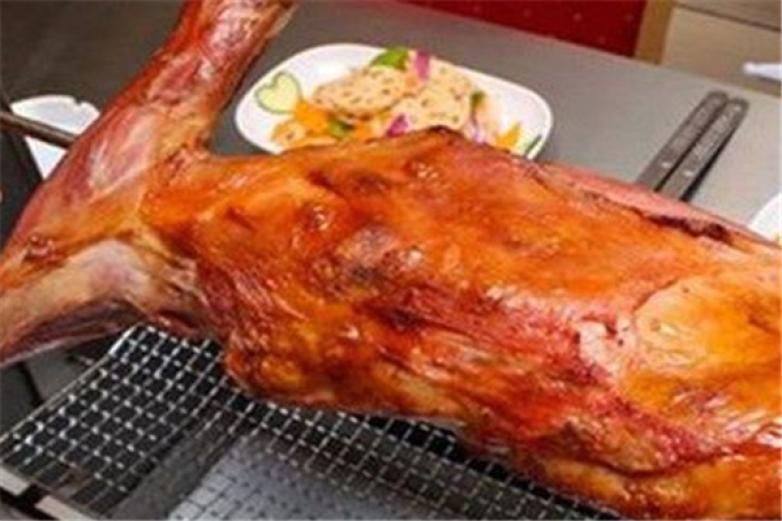 草原狼烤羊腿