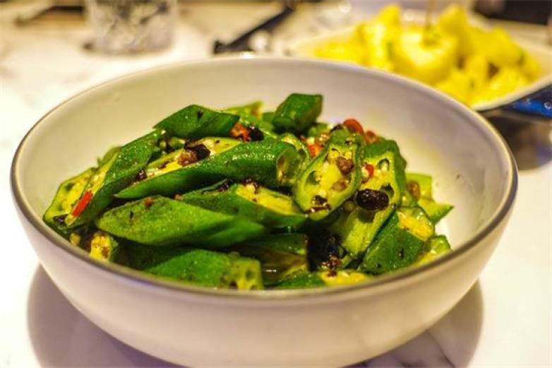 樂(lè)兮小酒館