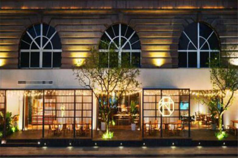 村外有星光餐廳