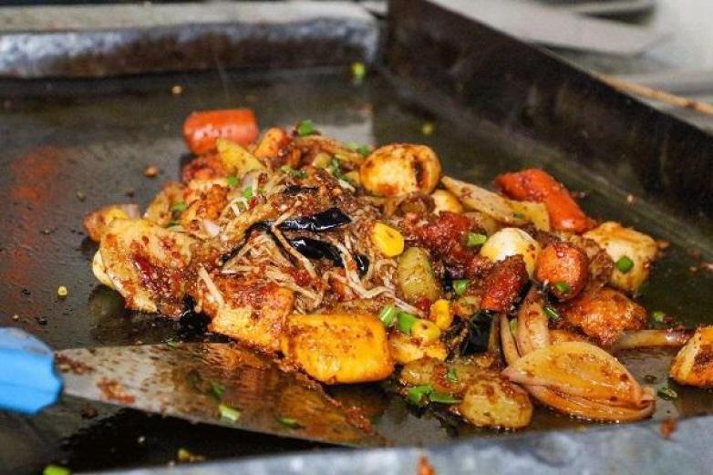 滋滋宴語(yǔ)歡樂(lè)鐵板燒