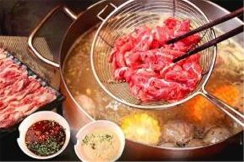 小南帽牛肉和醬料火鍋