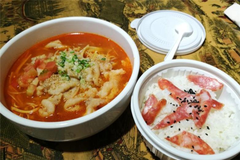 老友部落酸菜魚