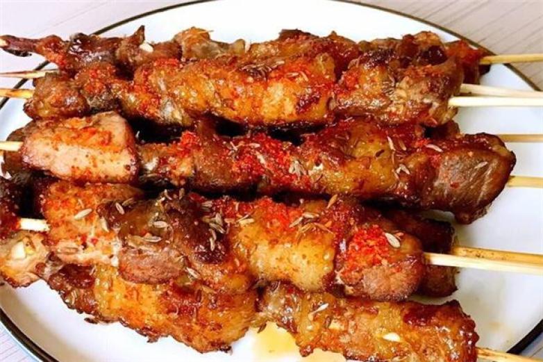 李國(guó)龍燒烤