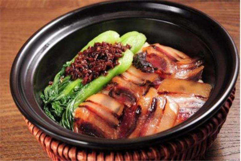 粵月一品煲仔飯