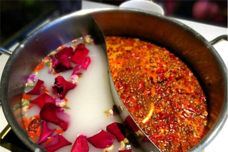 花開(kāi)藤蔓火鍋