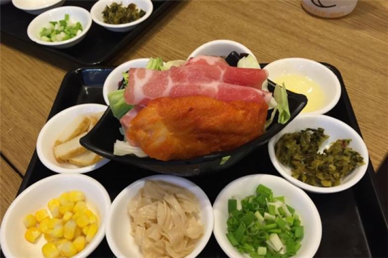 泉線泉水過(guò)橋米線