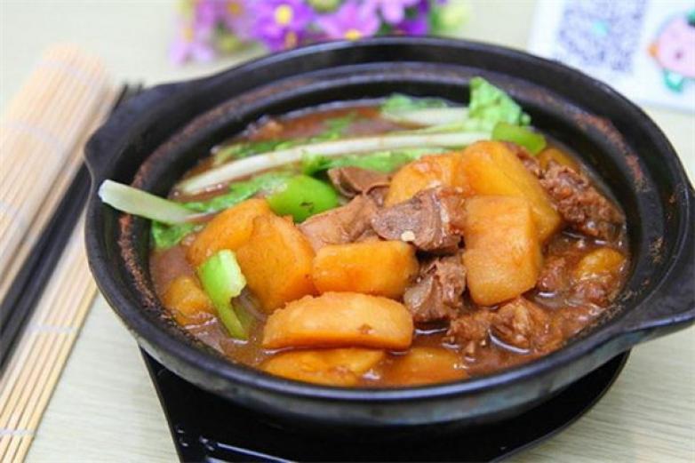 口福居黃燜雞米飯