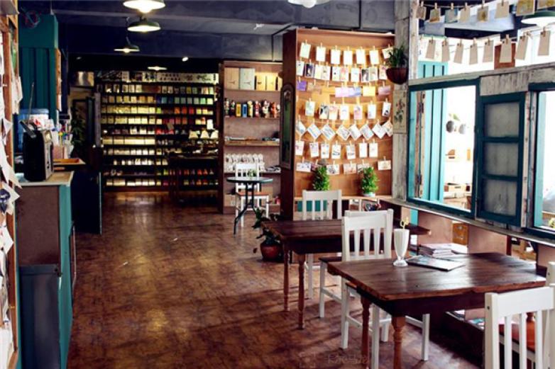 藍(lán)調(diào)吧奶茶