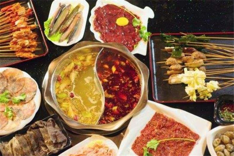 老樹下串串香火鍋