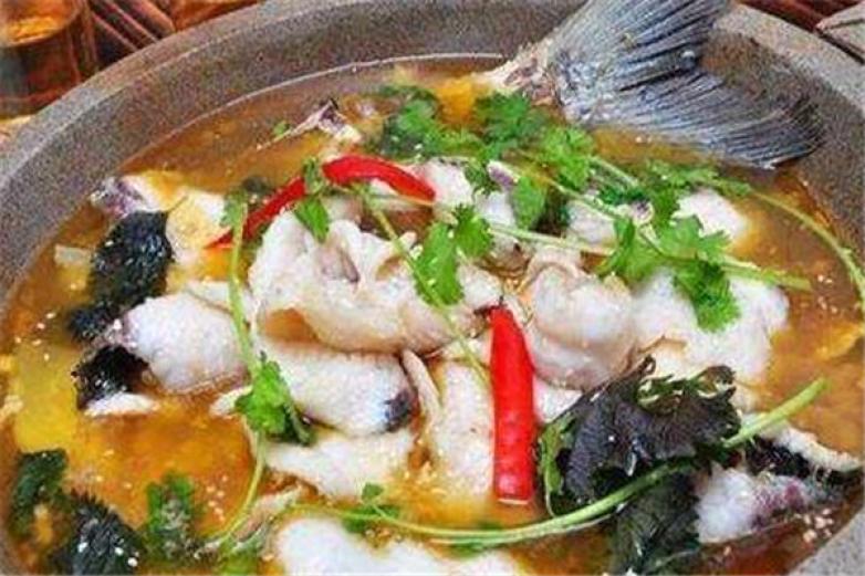 蒸蒸日尚石鍋魚