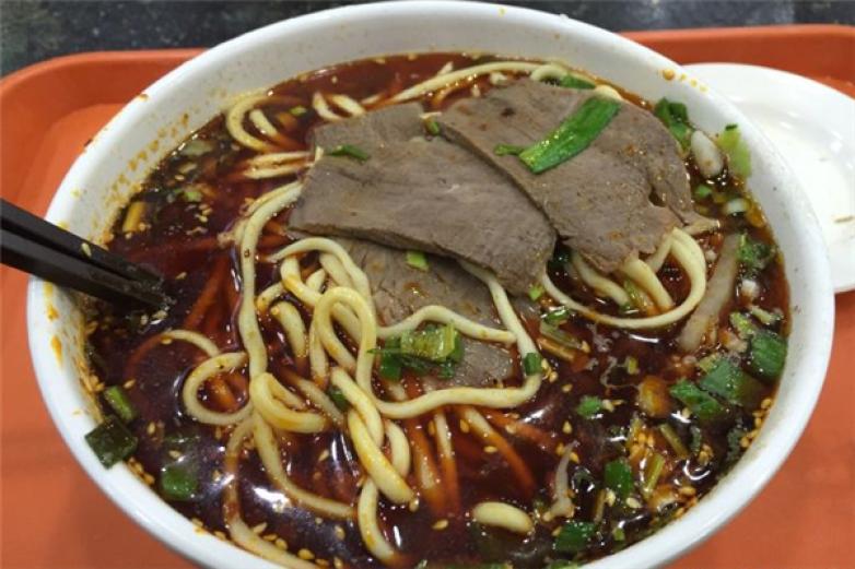 吾麥爾牛肉面