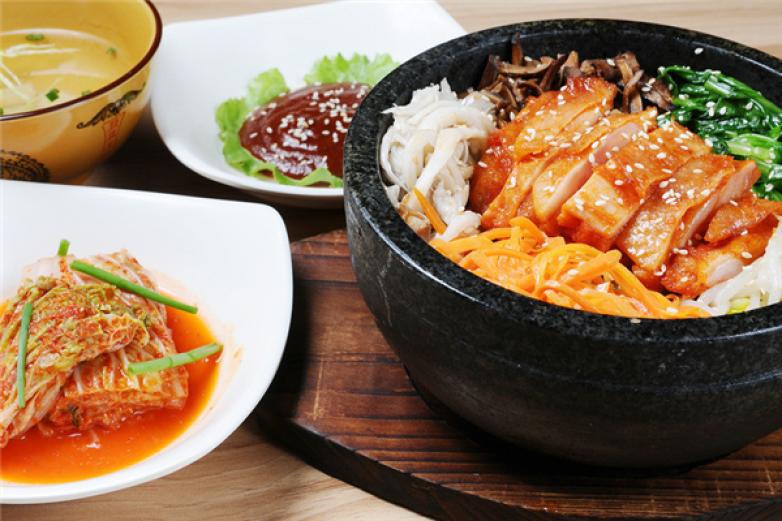 思咪達(dá)石鍋拌飯