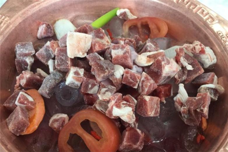 四仔王冰煮羊火鍋