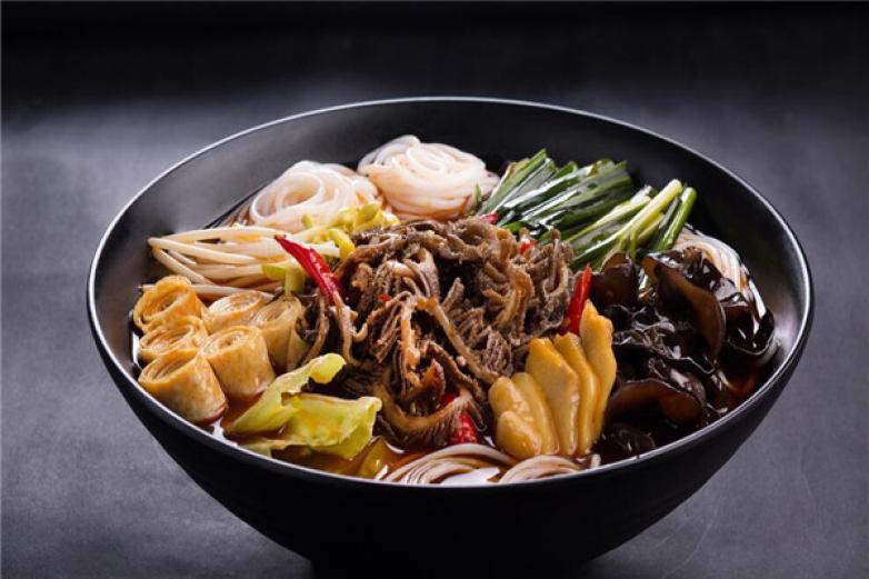 蜀云閣過(guò)橋米線(xiàn)