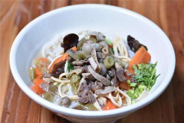 張品記火鍋米線