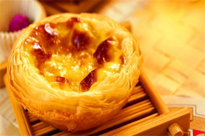 安德魯?shù)皳?/></p><p>市場上所銷售的蛋撻品牌有很多，例如安德魯?shù)皳?/p><p><p>安德魯?shù)皳楹苡忻麣猓@是一個主要以經(jīng)營銷售各種甜品為主的甜品店品牌</p></p><p><img src=